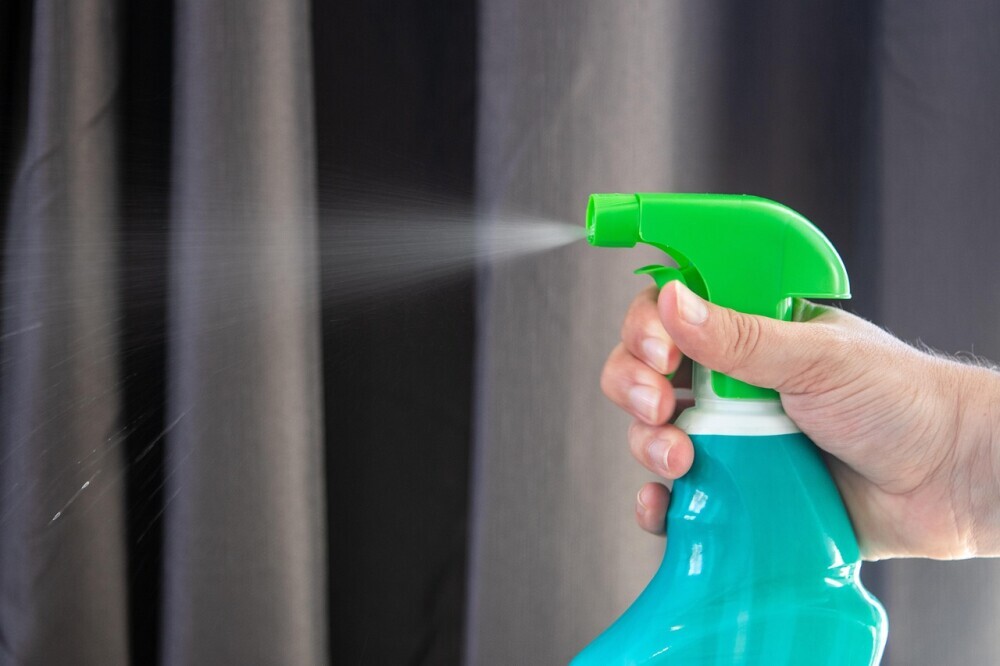 Cleaning spray 